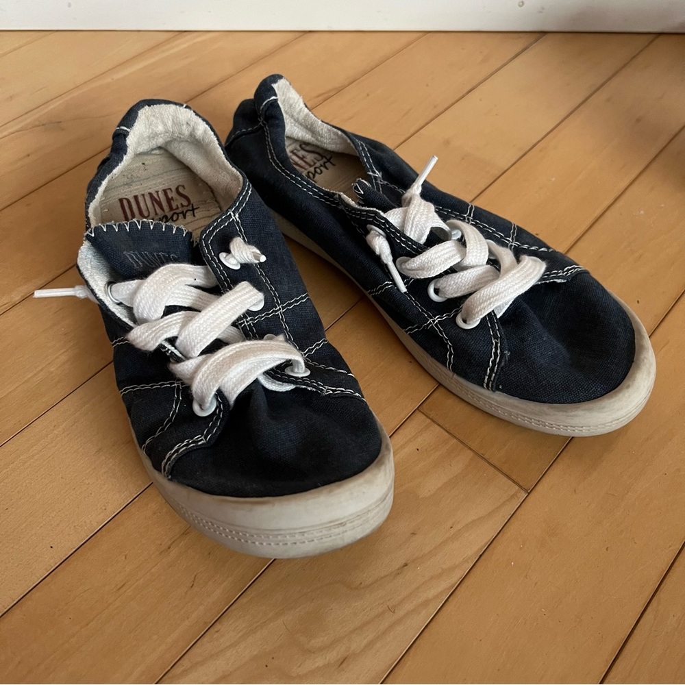 Size 6 Navy Dunes sport slip on shoes